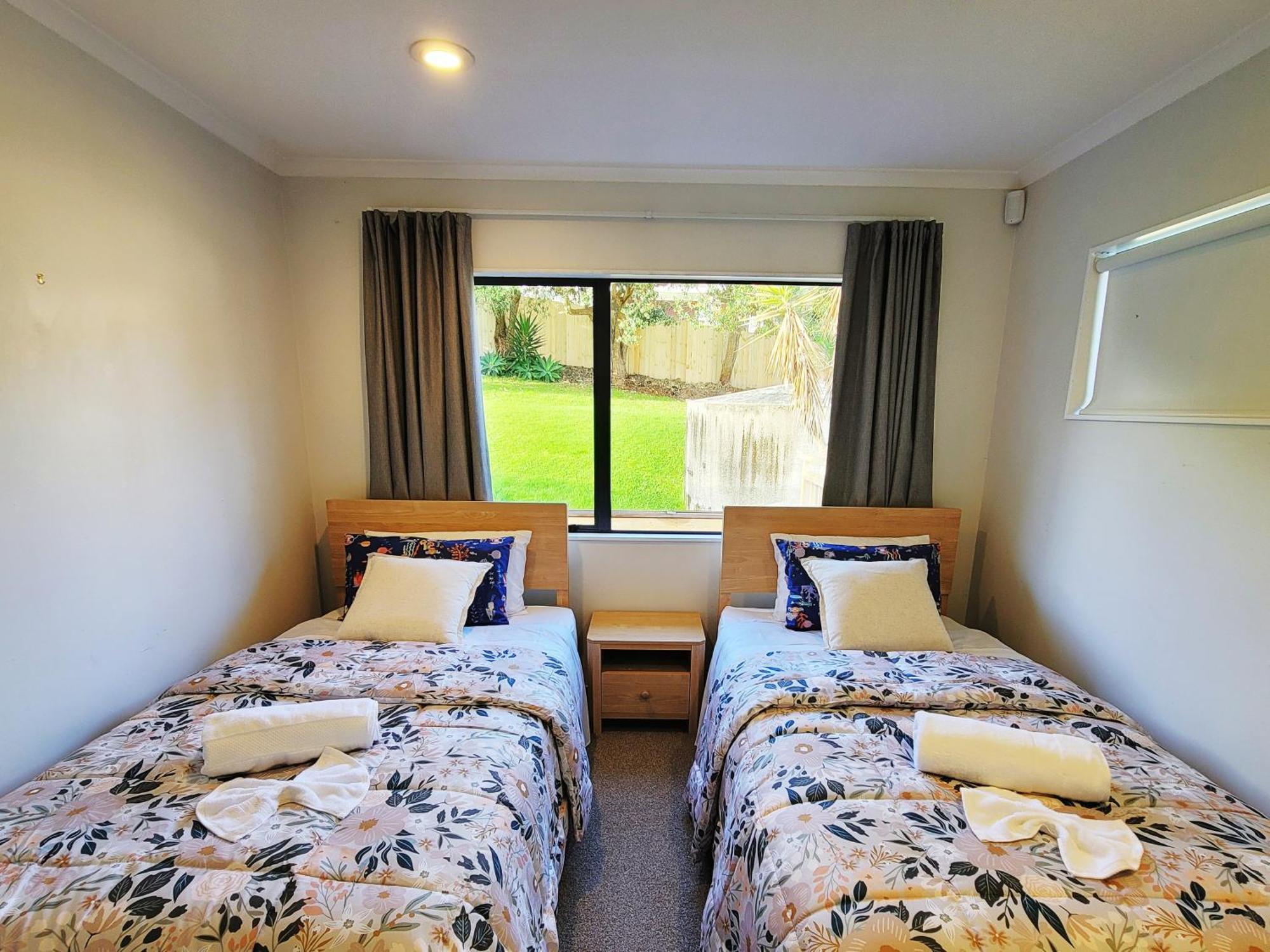 Sea View 5 Bedroom Holiday House Whangaparaoa Exterior foto